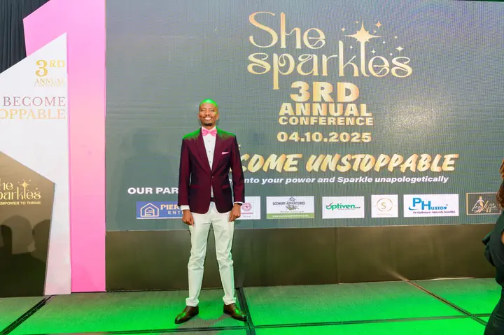 Cephas on stage at a women’s leadership conference